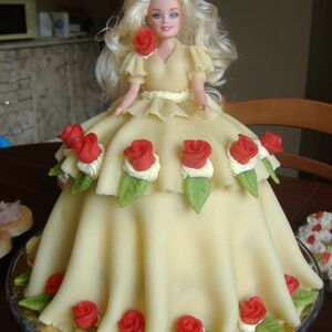 Figurka z marcipánu - Barbie